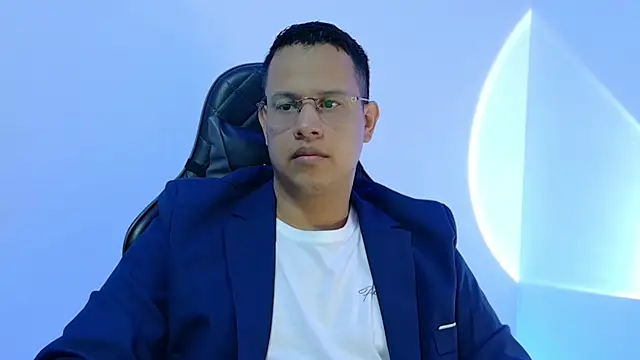 Snapshot of LiamVidal chatting on July 14, 3:51 pm LiamVidal online show from July 14, 3:51 pm