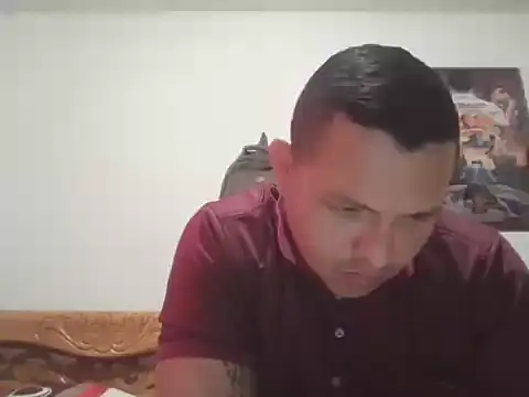 Snapshot of Guti23678 chatting on December 15, 4:57 pm Guti23678 online show from December 15, 4:57 pm