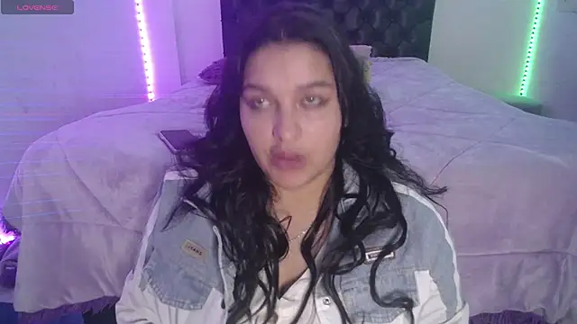 Laurenkenner  online show from May 6, 6:45 pm