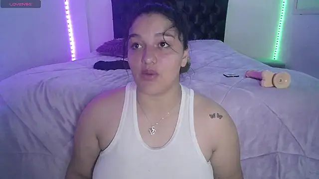 Laurenkenner  online show from May 11, 6:38 pm