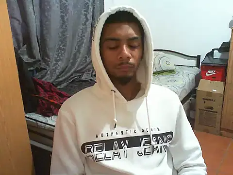 29YOURZ 28  online show from October 4, 4:19 pm