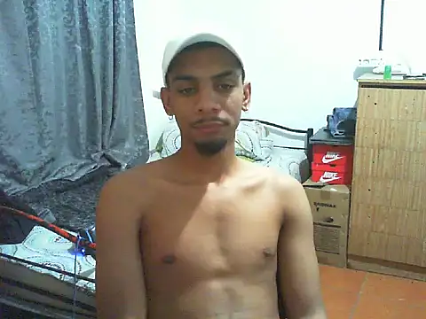 29YOURZ 28  online show from November 4, 9:07 pm