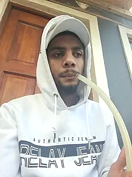 29YOURZ 28  online show from October 15, 10:45 am