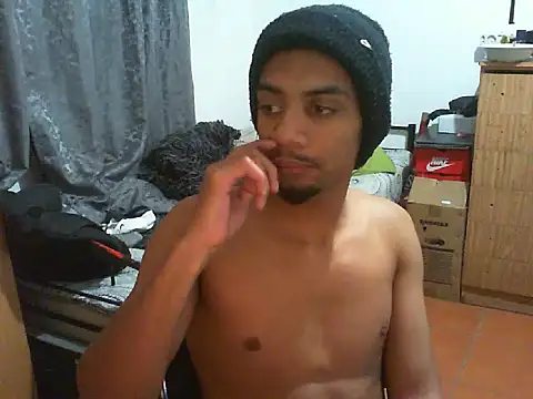 29YOURZ 28  online show from October 3, 8:32 pm