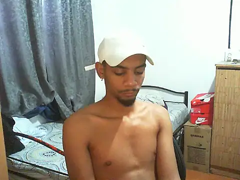 29YOURZ 28  online show from February 5, 8:10 am