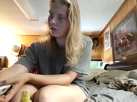 Ryan and Aurora online show from June 2, 7:25 pm