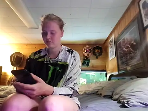 Ryan and Aurora online show from May 13, 4:03 pm