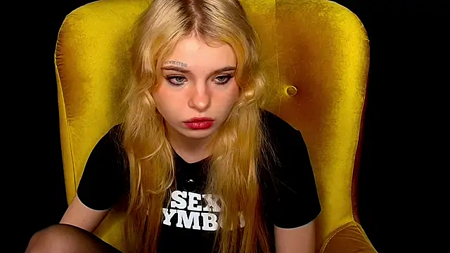 MisssLola online show from November 3, 2:31 pm