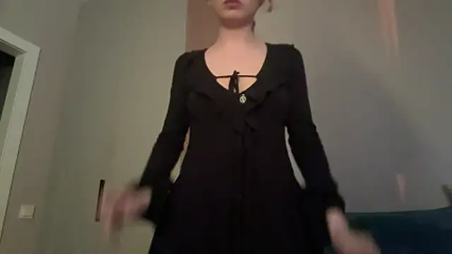 MisssLola online show from April 9, 4:57 pm