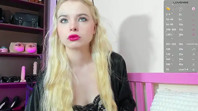 MisssLola online show from February 24, 1:53 pm