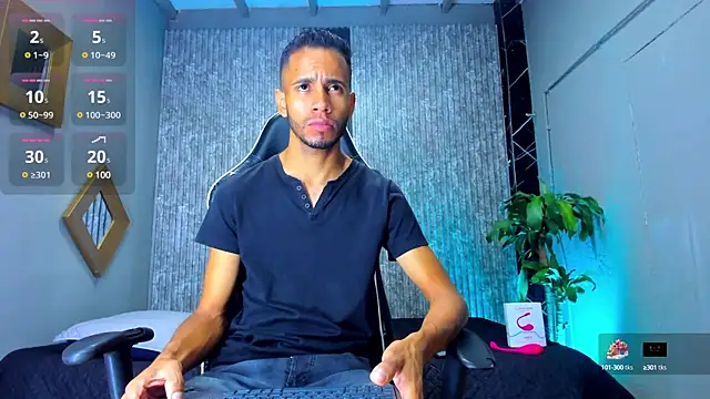 Snapshot of alex_bigcock11 chatting on March 15, 12:13 pm alex bigcock11 online show from March 15, 12:13 pm