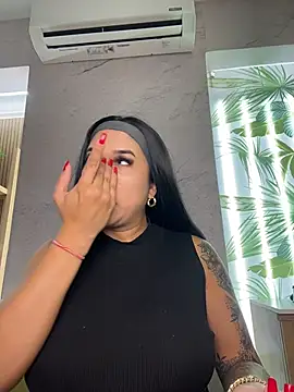 kiim taaylor online show from November 30, 7:25 pm