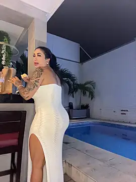 kiim taaylor online show from October 30, 1:04 am