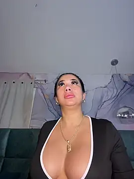 kiim taaylor online show from January 11, 2:51 am