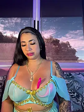 kiim taaylor online show from October 24, 1:10 pm