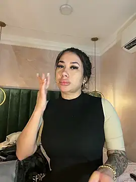 Snapshot of kiim_taaylor chatting on May 20, 11:29 am kiim taaylor online show from May 20, 11:29 am