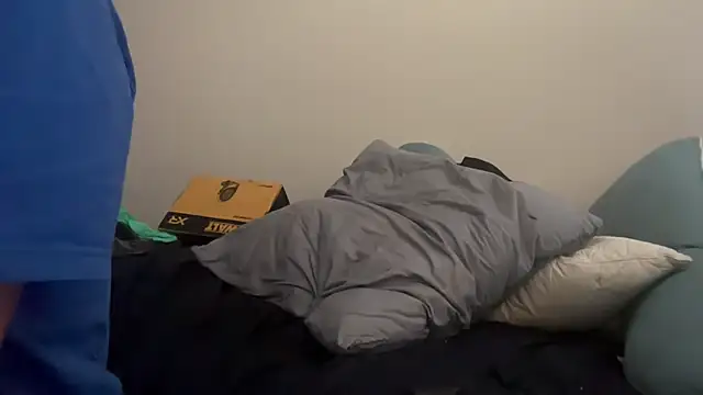 Snapshot of nakud4u chatting on December 18, 3:44 am nakud4u online show from December 18, 3:44 am