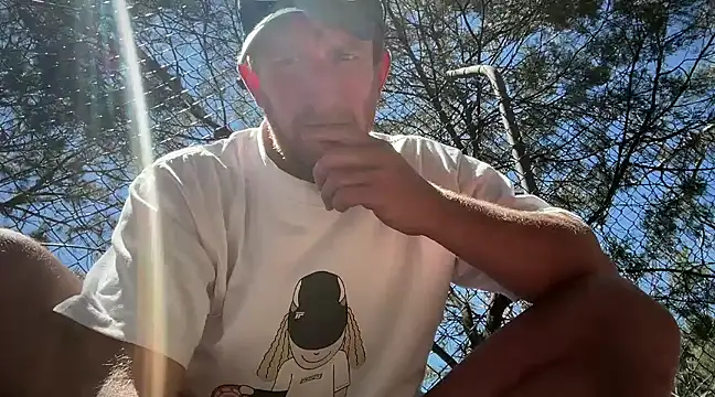 Snapshot of nakud4u chatting on December 24, 3:49 am nakud4u online show from December 24, 3:49 am