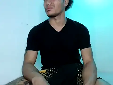 Snapshot of Brett_Black_ chatting on December 4, 12:13 am Brett Black online show from December 4, 12:13 am