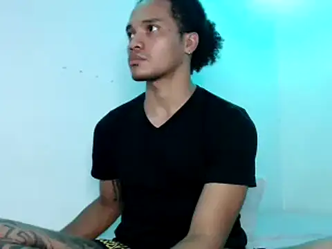 Snapshot of Brett_Black_ chatting on December 3, 9:06 pm Brett Black online show from December 3, 9:06 pm