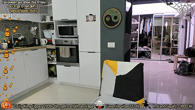 AmySuperHeroes online show from October 28, 9:08 am