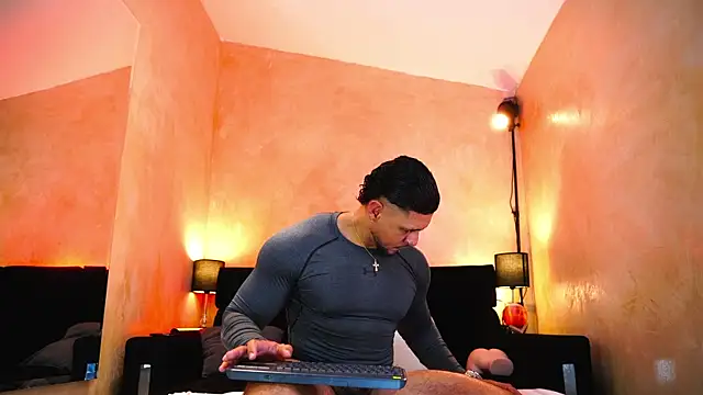 MassimoWalton2 online show from May 30, 4:30 am