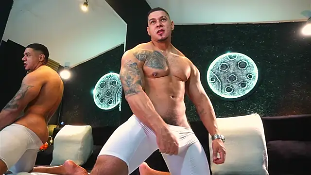 MassimoWalton2 online show from December 5, 3:43 pm