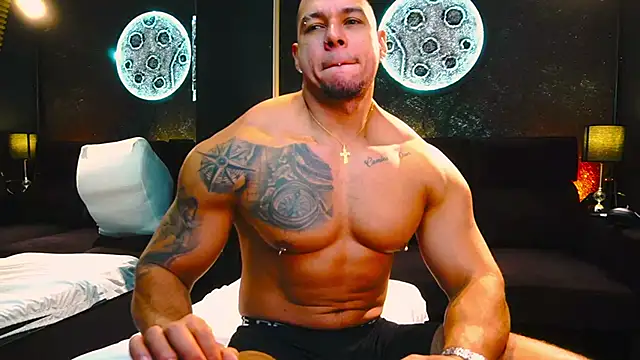 Snapshot of MassimoWalton2 chatting on September 23, 12:56 pm MassimoWalton2 online show from September 23, 12:56 pm