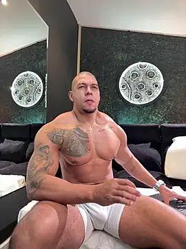 Snapshot of MassimoWalton2 chatting on September 28, 3:41 pm MassimoWalton2 online show from September 28, 3:41 pm