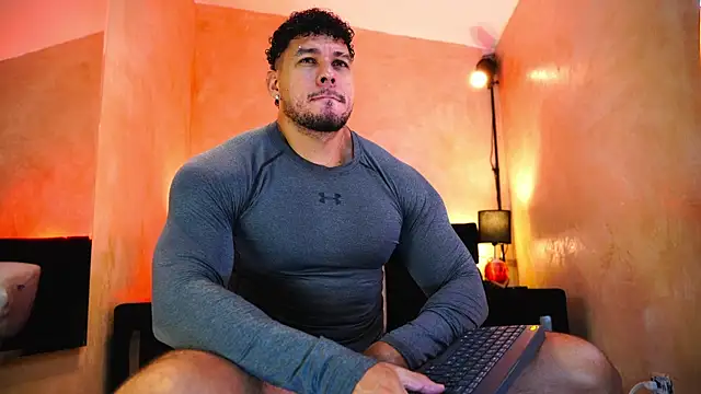 MassimoWalton2 online show from June 2, 12:38 pm