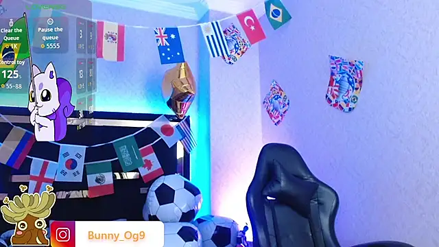 Snapshot of Bunny_O chatting on June 25, 11:32 pm Bunny O online show from June 25, 11:32 pm