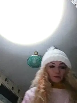 SweetLeila40 online show from January 18, 6:00 pm