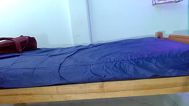 evaleribigtits18 online show from May 6, 12:47 am