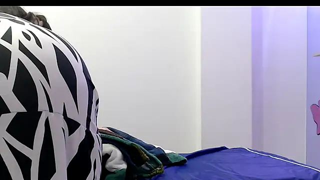 evaleribigtits18 online show from November 14, 7:50 pm