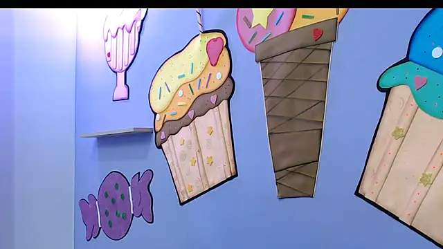 evaleribigtits18 online show from November 17, 7:07 pm