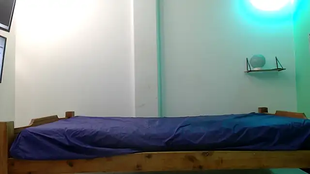 evaleribigtits18 online show from April 19, 2:12 am