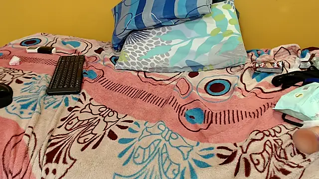 evaleribigtits18 online show from February 8, 10:50 am