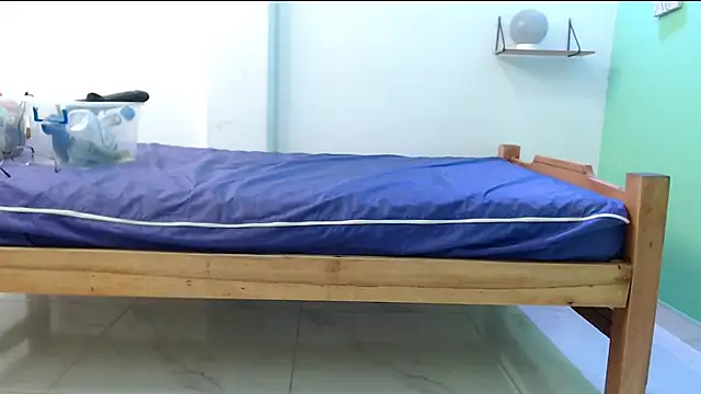 evaleribigtits18 online show from March 12, 2:28 am