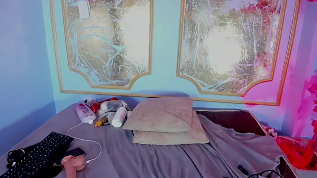 melaniecooperr online show from December 15, 2:01 pm