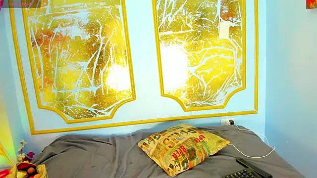 melaniecooperr online show from March 3, 3:24 am