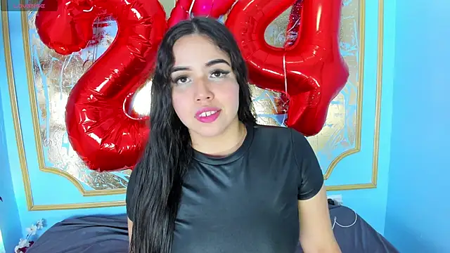 melaniecooperr online show from February 12, 4:45 am