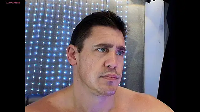 DamienSliick online show from April 26, 7:27 am