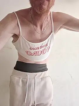 Snapshot of Doudoulecoquin chatting on June 12, 10:24 am Doudoulecoquin online show from June 12, 10:24 am