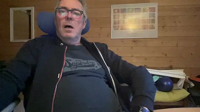 lelohop online show from February 5, 7:18 am