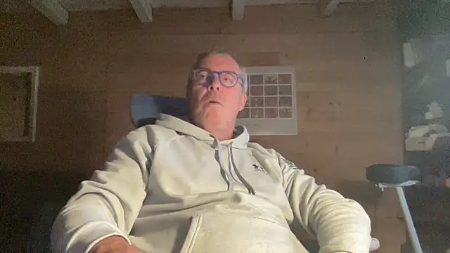 lelohop online show from October 20, 8:15 am