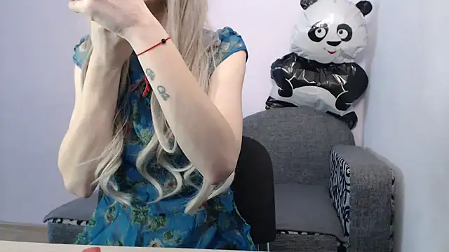 Snapshot of bounty888 chatting on February 12, 4:01 am bounty888 online show from February 12, 4:01 am
