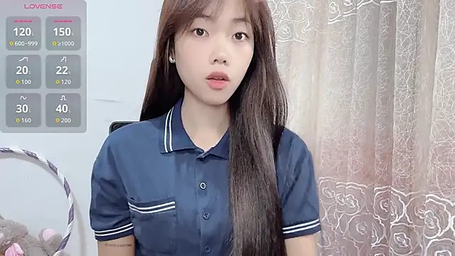 Snapshot of Lvy--v chatting on October 31, 10:38 pm Lvy--v online show from October 31, 10:38 pm