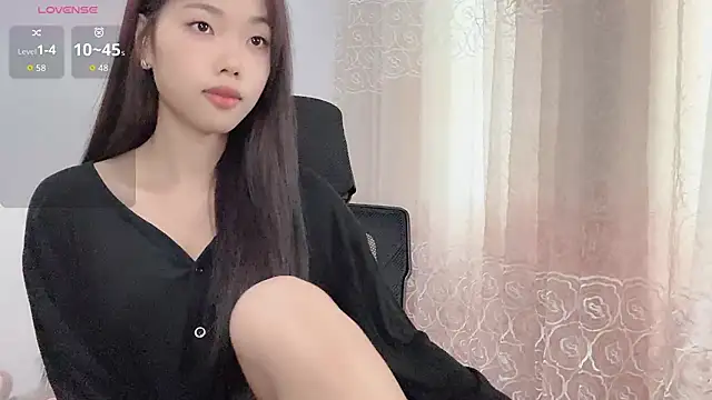 Snapshot of Lvy--v chatting on September 9, 1:59 am Lvy--v online show from September 9, 1:59 am