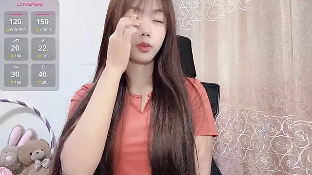 Snapshot of Lvy--v chatting on January 7, 10:37 pm Lvy--v online show from January 7, 10:37 pm