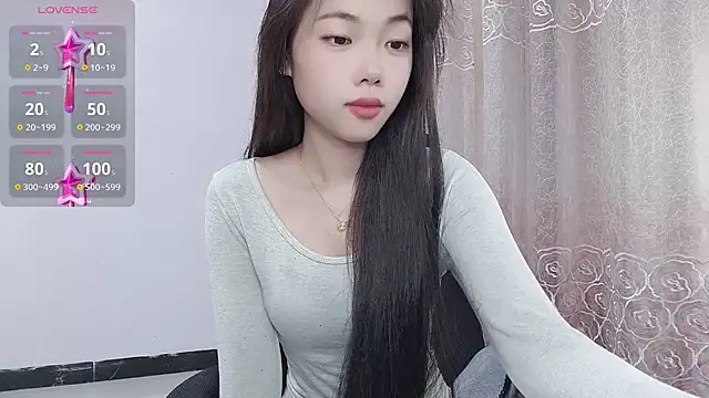 Snapshot of Lvy--v chatting on February 22, 10:31 pm Lvy--v online show from February 22, 10:31 pm